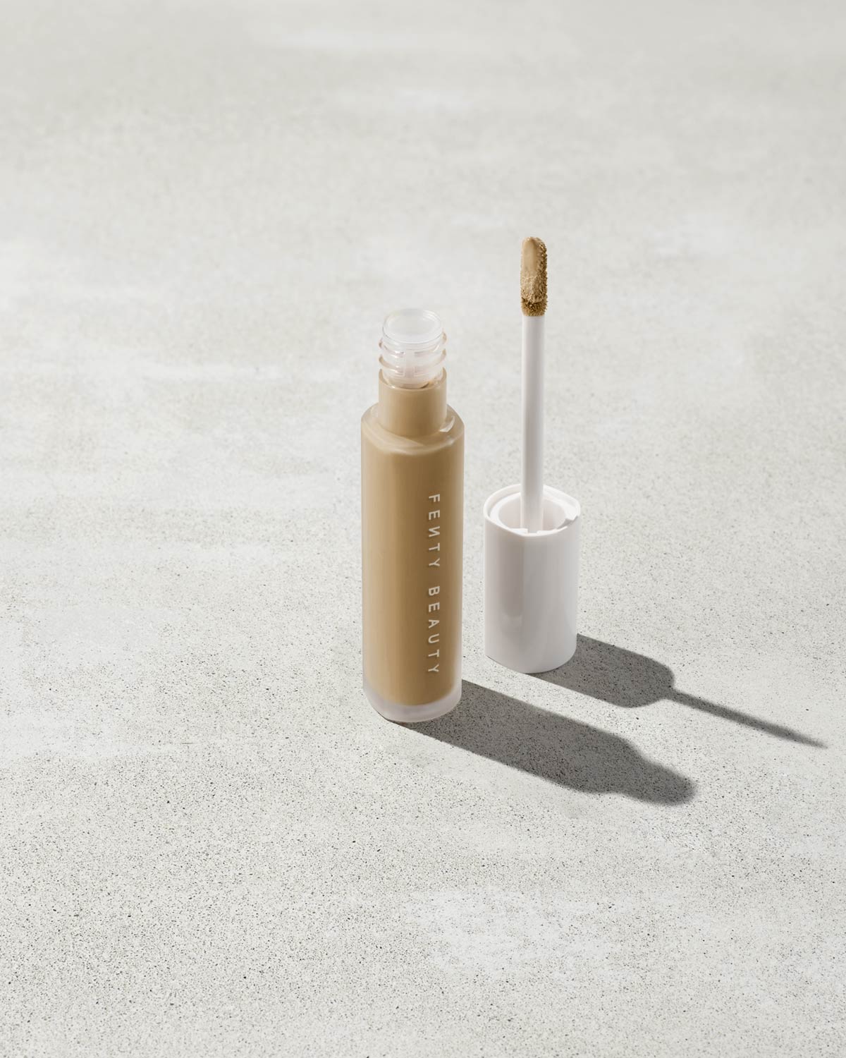 FB30010_FB1310_alt1.jpg Pro Filt'r Instant Retouch Concealer - #310 - Image 1