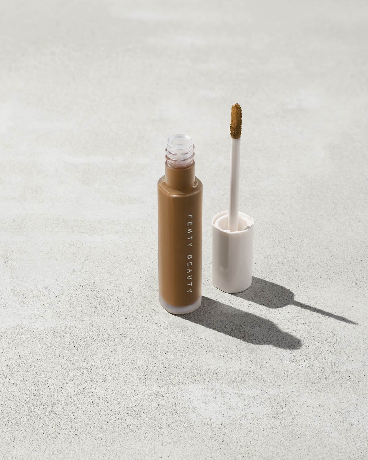 FB30010_FB1420_alt1.jpg Pro Filt'r Instant Retouch Concealer - #420 - Image 1