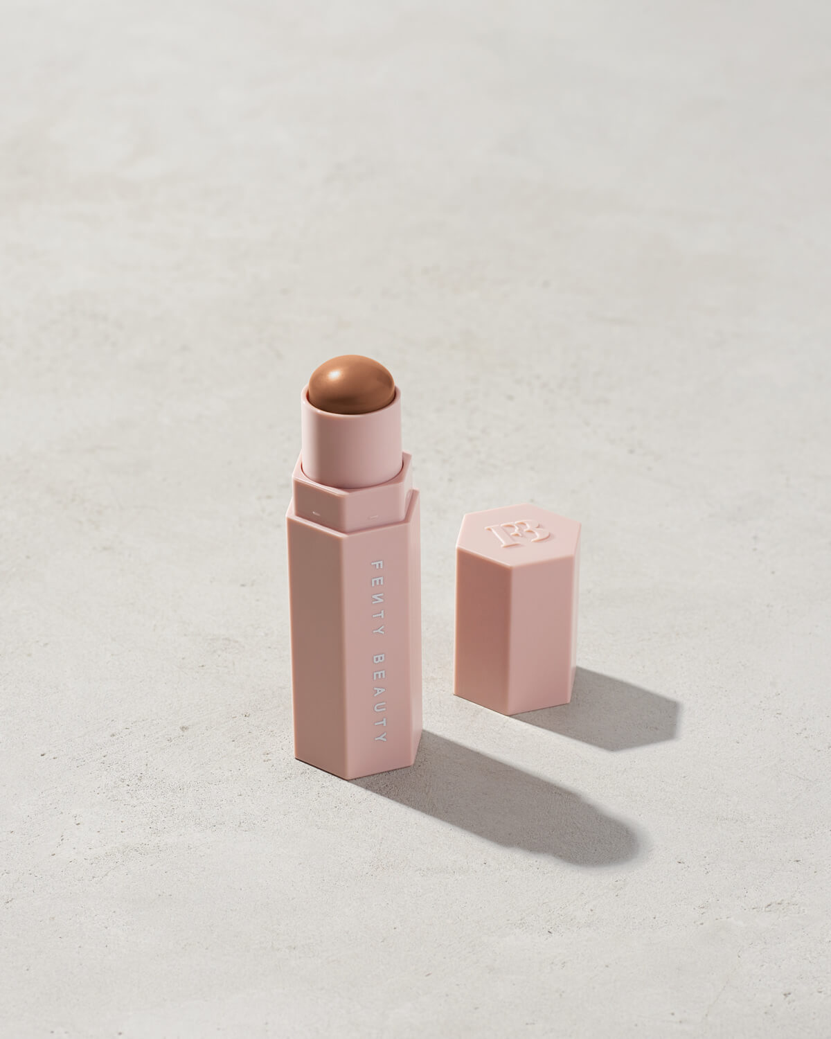 FB30029_FB3024_4fa558ed-9cbb-4518-a7c4-4b9e2aef7565.jpg Match Stix Contour Skinstick - Truffle - Image 1