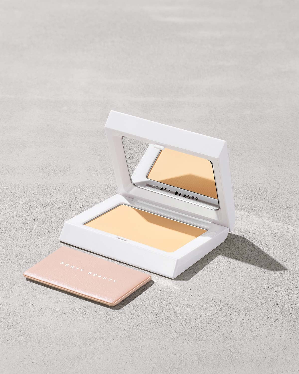 Bright Fix Instant Brightening + Blurring Powder - Banana - Image 1