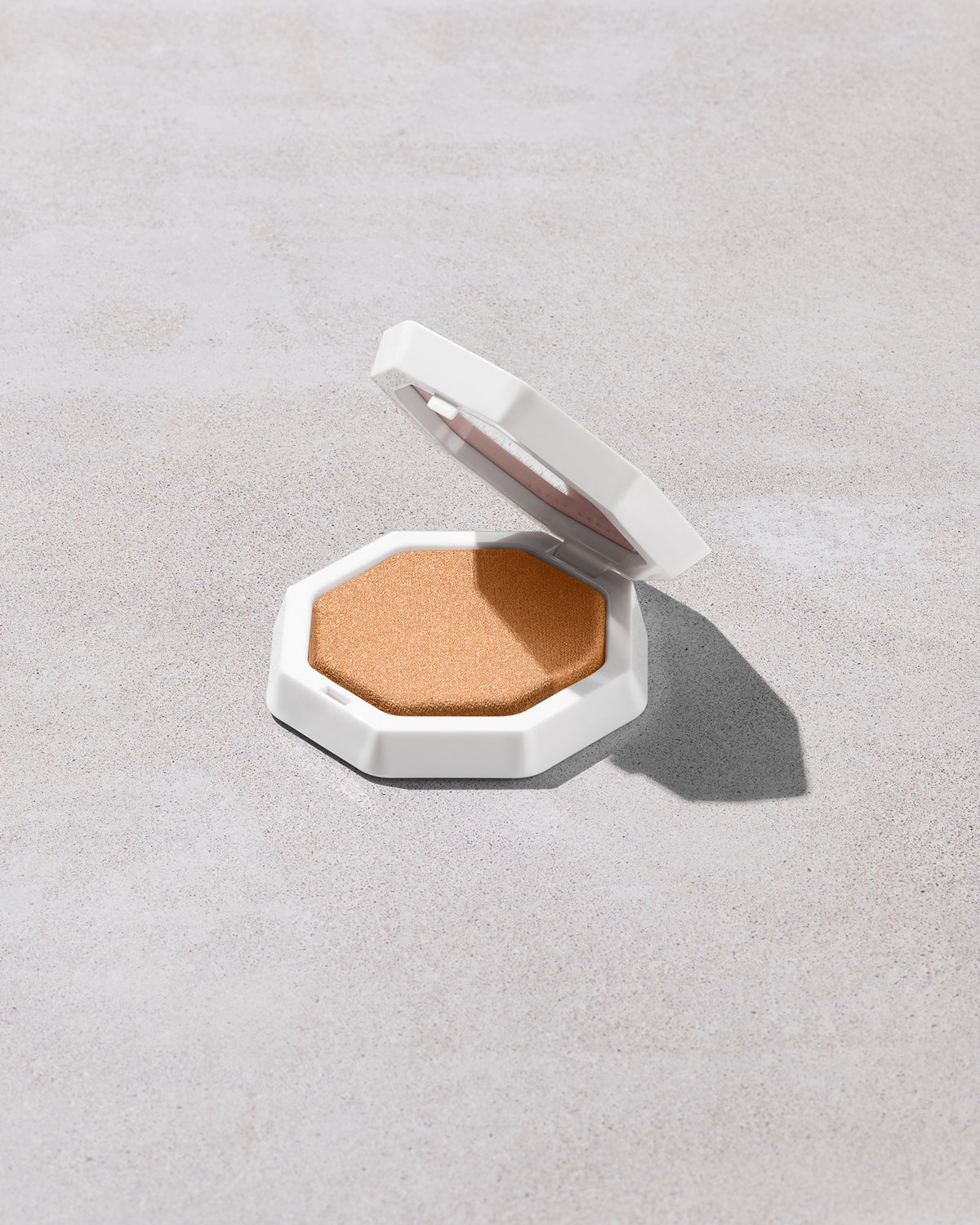 Demi'glow Light-Diffusing Highlighter - Loo$e Change - Image 1