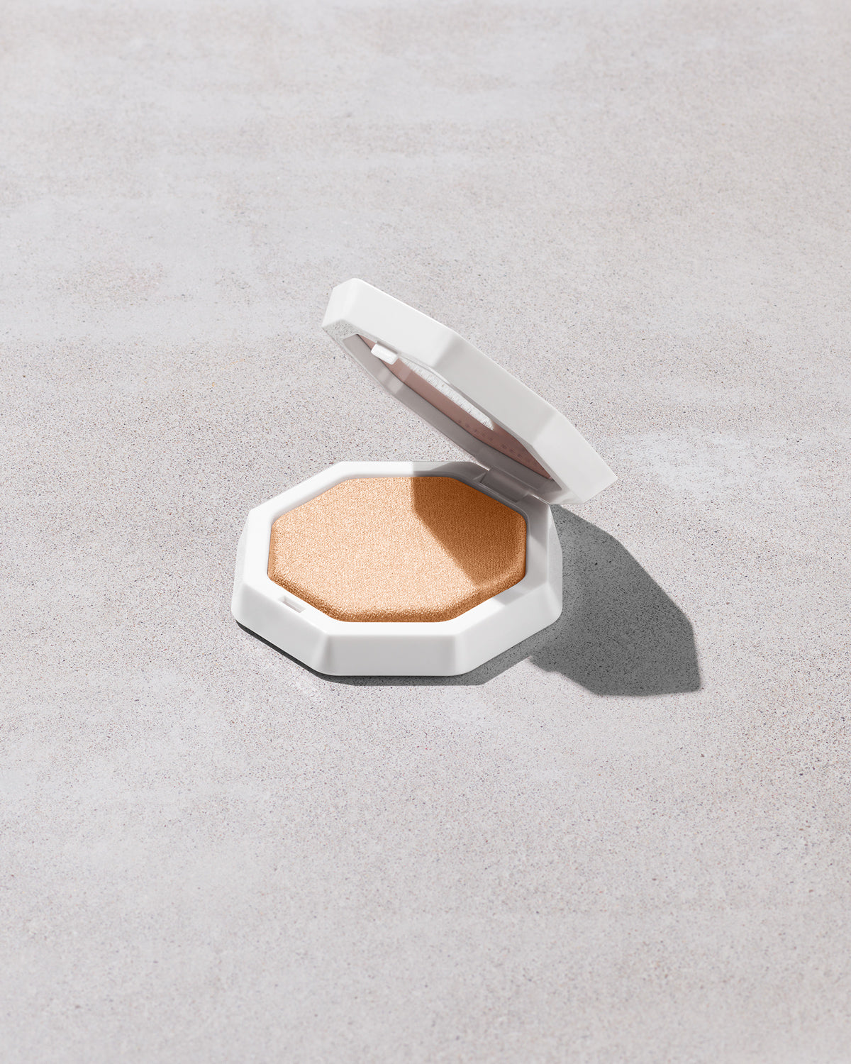 Demi'glow Light-Diffusing Highlighter - Prosecco - Image 1