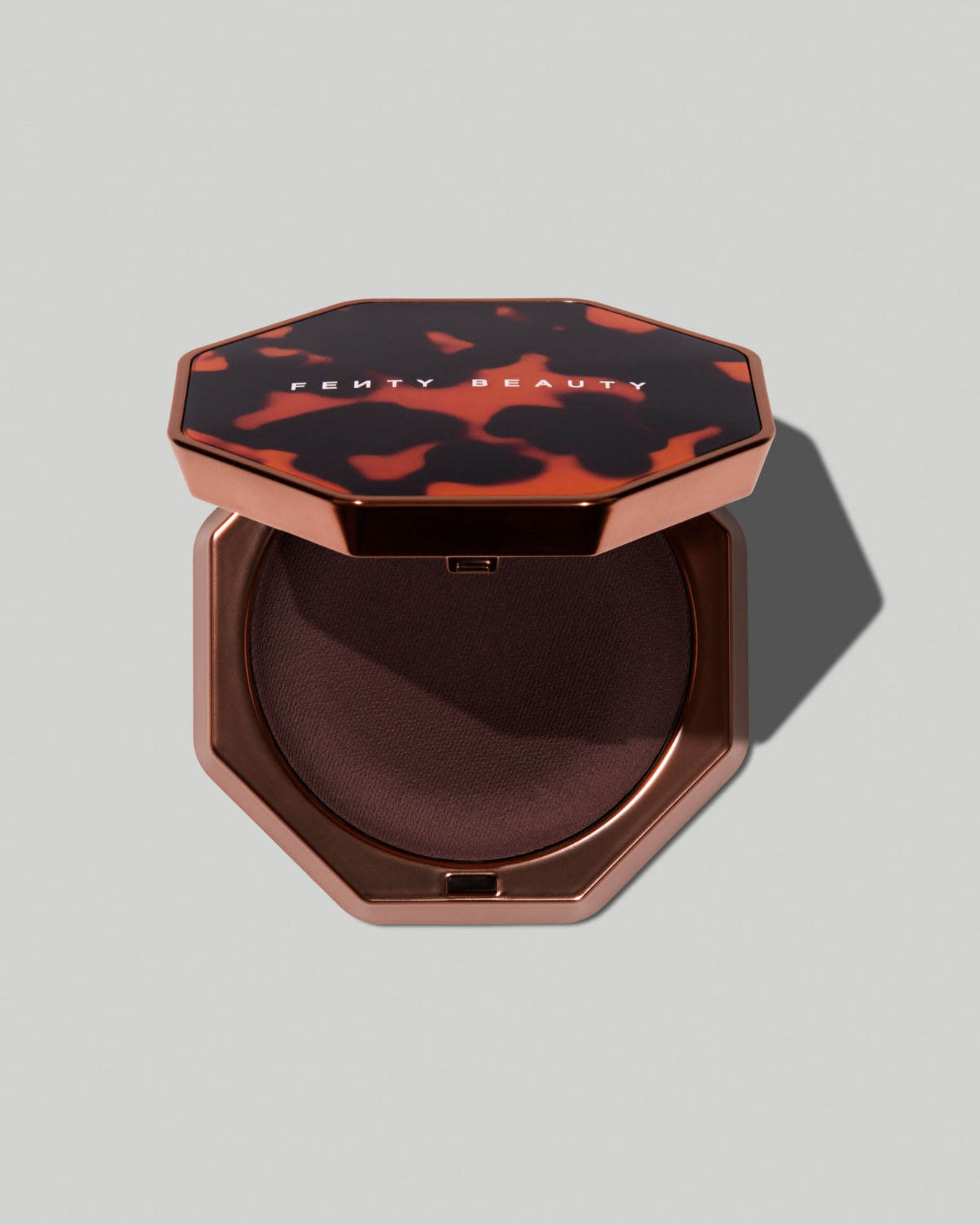 FB_SPR26_T2PRODUCT_ECOMM_SUNSTALKR_SOUFFLE_BRONZER_COFFEETOFFEE_1200X1500_72DPI.jpg Sun Stalk-r Souffl- Pressed Mousse Cream Bronzer - Coffee Toffee - Image 1