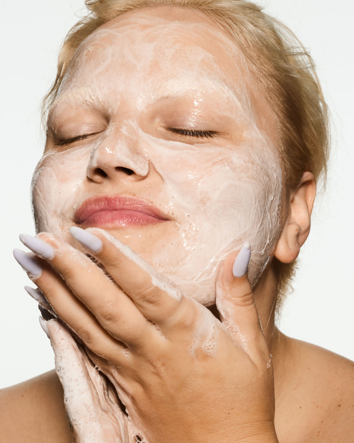 Fenty Skin Total Cleans'r Fragrance-Free Remove-It-All Cleanser with Barbados Cherry - Image 3